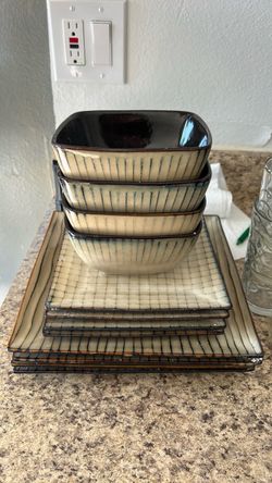Set of plates