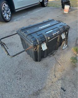 Husky Rolling Job Box / Mobile Tool Chest