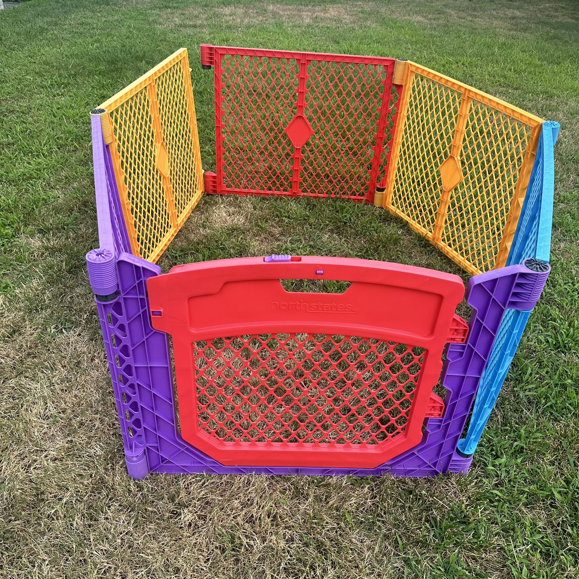 North States Superyard Rainbow Baby Gate Toddleroo By North States