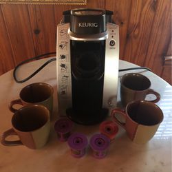 Keurig Plus Reusable Containers And 4 Coffee Mugs for Sale in St