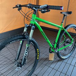Salsa El Mariachi 19” Mountain Bike Shimano Slx Fox 32 Race Face 29er Mint condition 