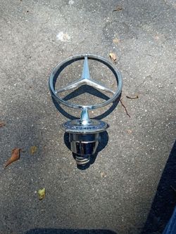 Mercedes-Benz ornament