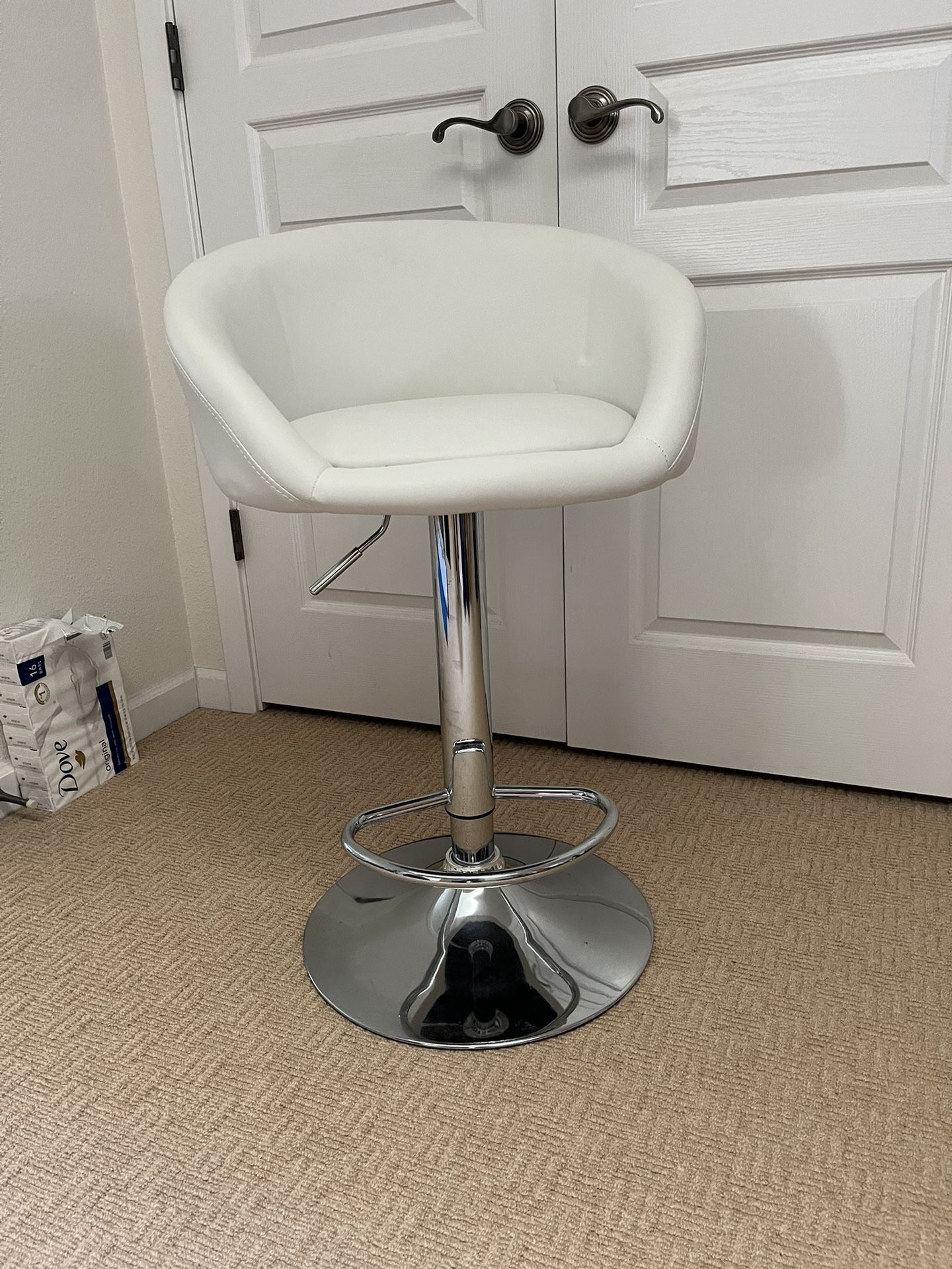 Salon-style Makeup Chair
