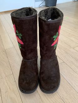 Embroidered boots size 8