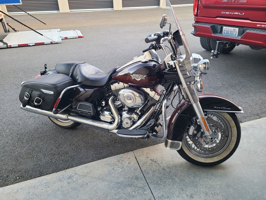 2011 Harley Road king