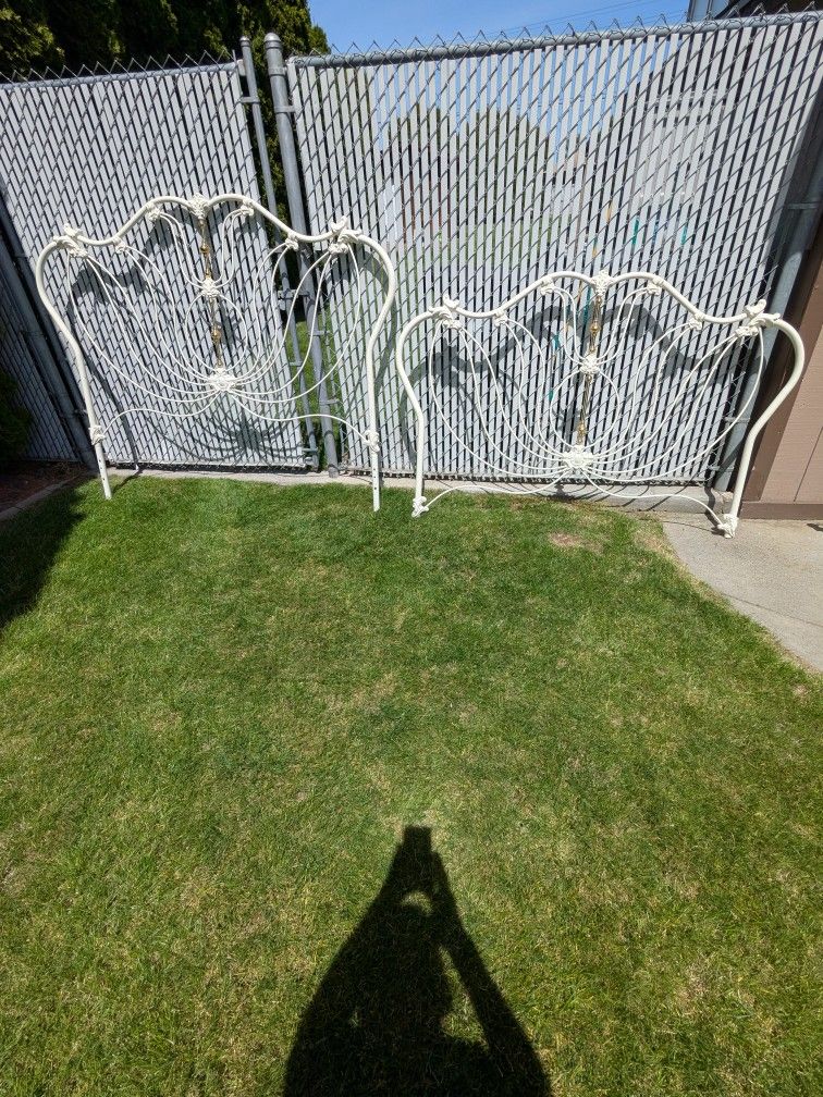 HEADBOARD
