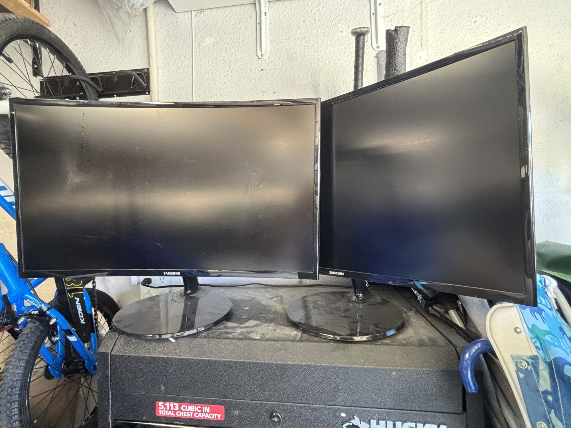 Two 28in Samsung Curved Monitors 