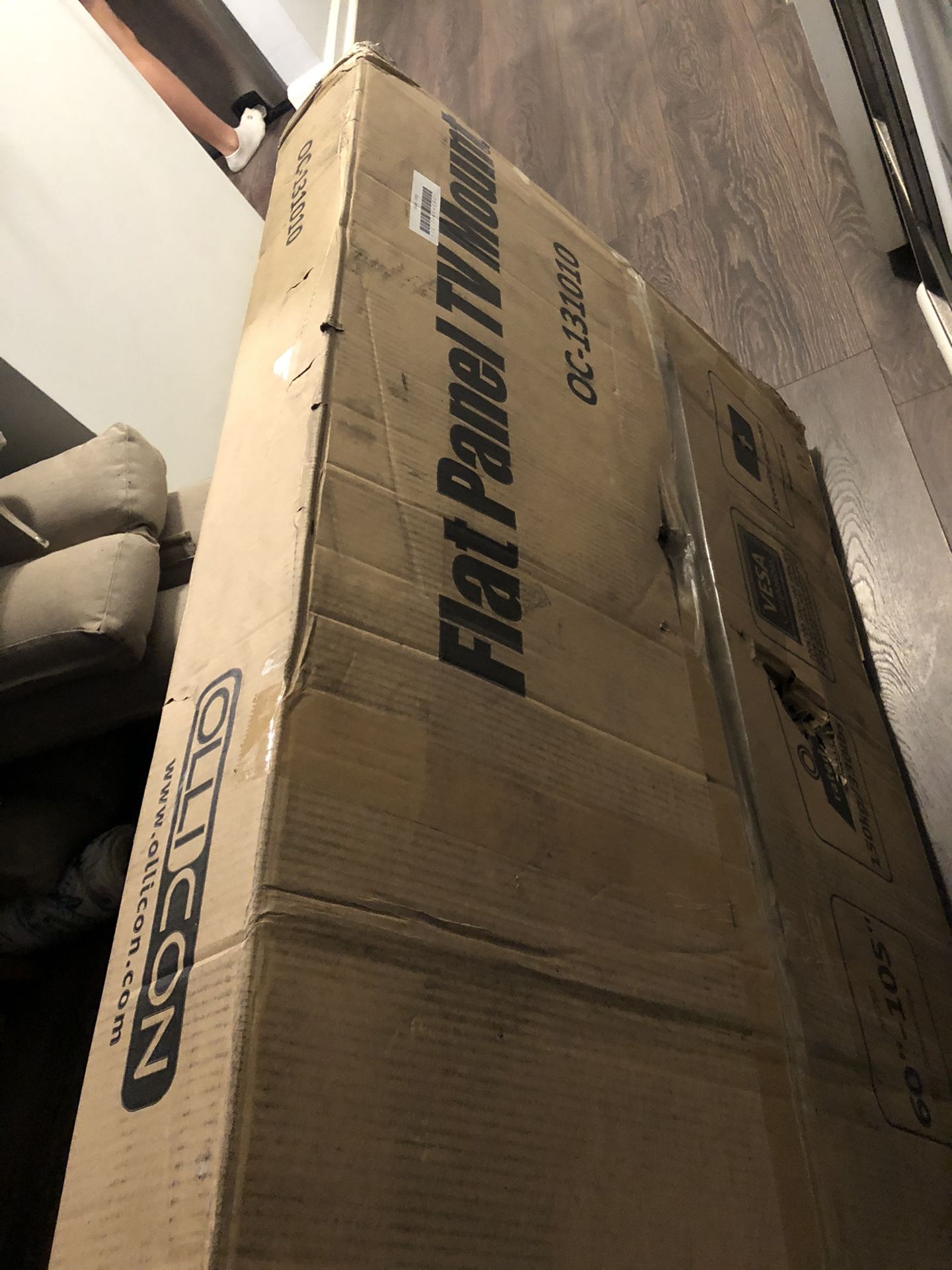 Flat panel tv mount cart on wheel. Up to 330lb . 60”-105” TV —NEW