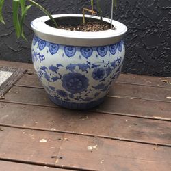 Big Blue & White Flower Pot