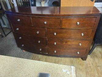 9 Drawer Dresser with Mirror