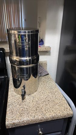 Big Berkey Water Filter with two original Black Berkey Elements