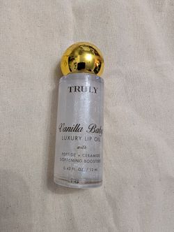 Brand New Truly vanilla baby luxury lip oil with peptide+ceramide