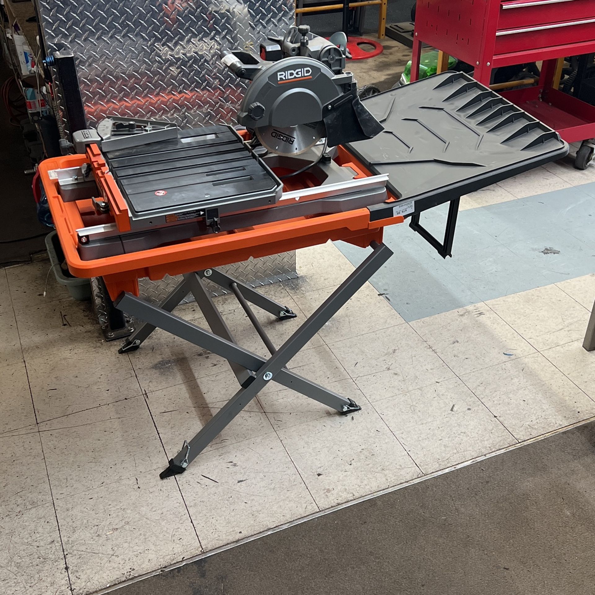 Ridgid R4041CN Wet Tile Saw with Tray & Stand