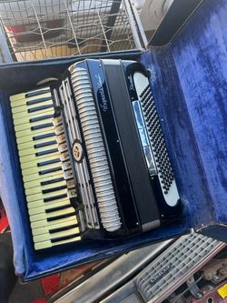 Vintage Soprani Di Silvio Recanati Accordion with case