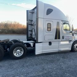 2019 Freightliner Cascadia Cascadia