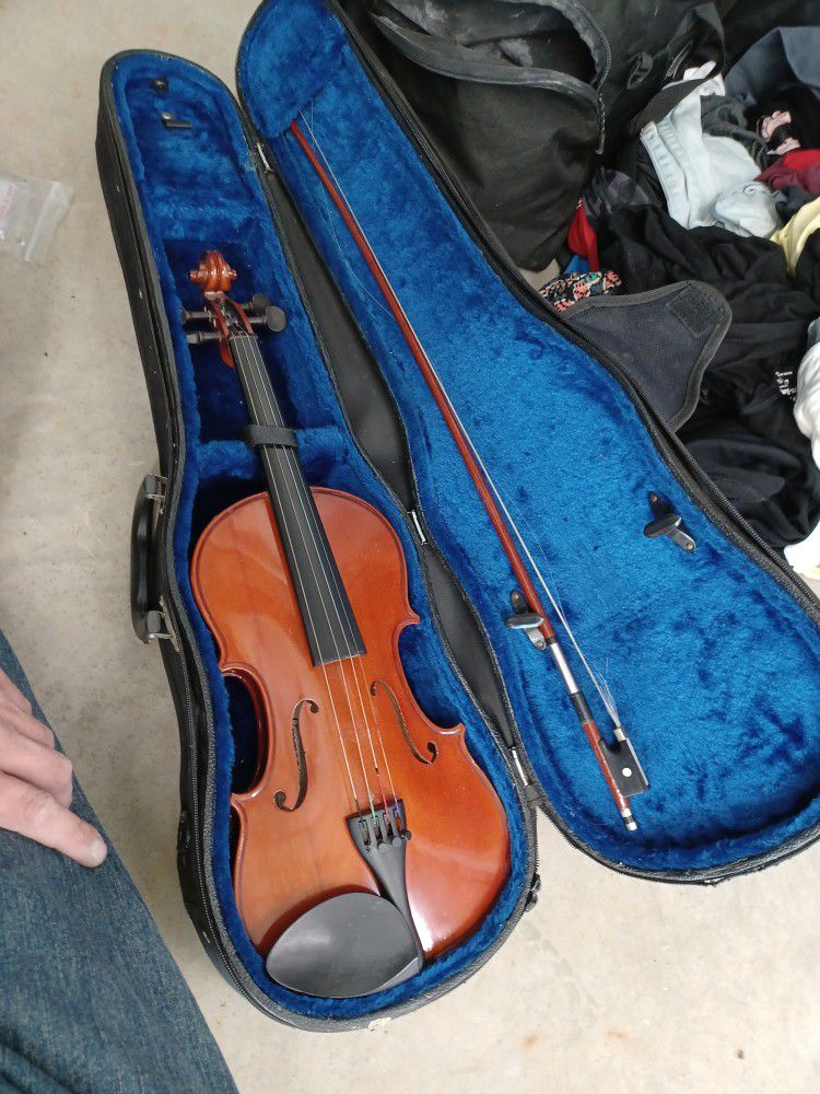  CreMona Violin 
