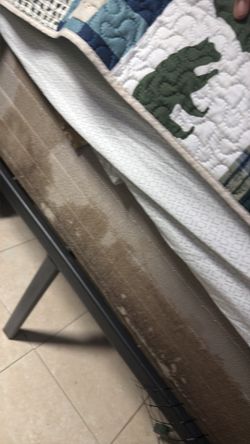 Queen size frame 45$