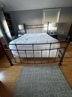 Queen size bed