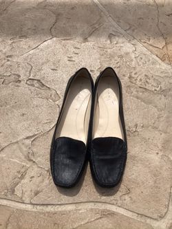 tahari flats size 10