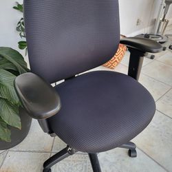 Rolling, Adjustable Office Chair In Buckhead