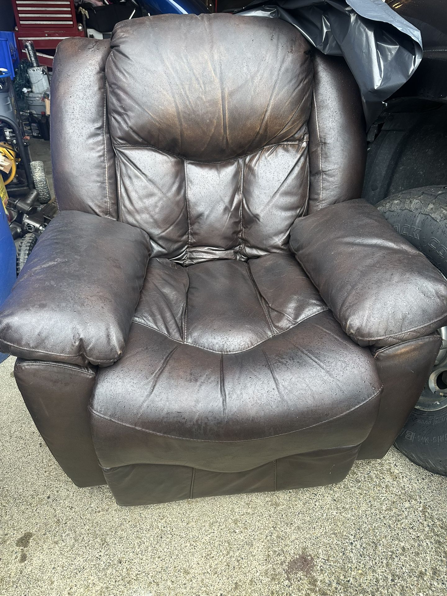Free Recliner Rocking Chair. 