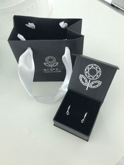 EPL diamonds earrings