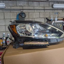 Nissan Sentra Right Headlight Oem Fit 2016 2017 2018  2019
