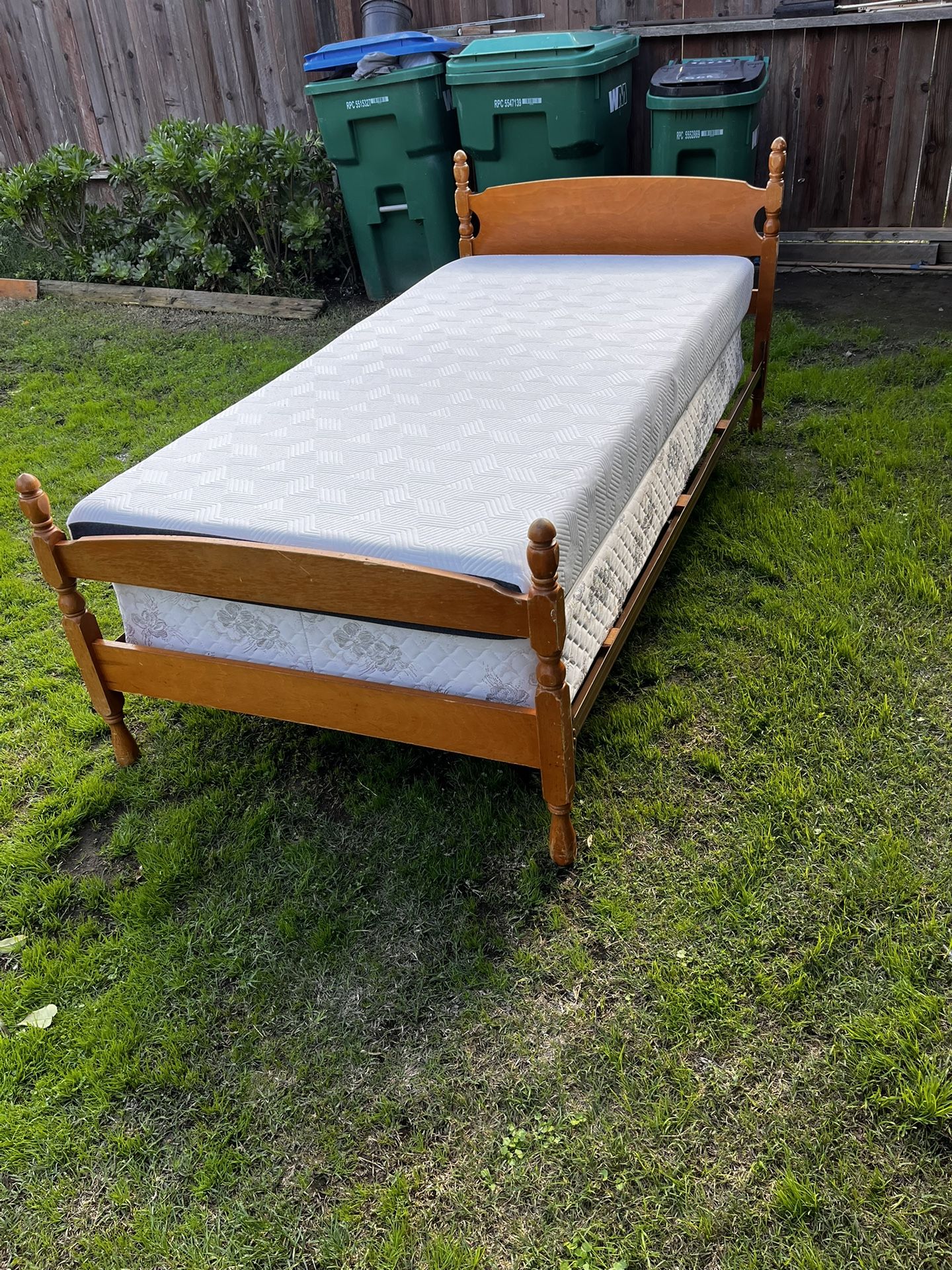 Twin Bed‼️‼️‼️