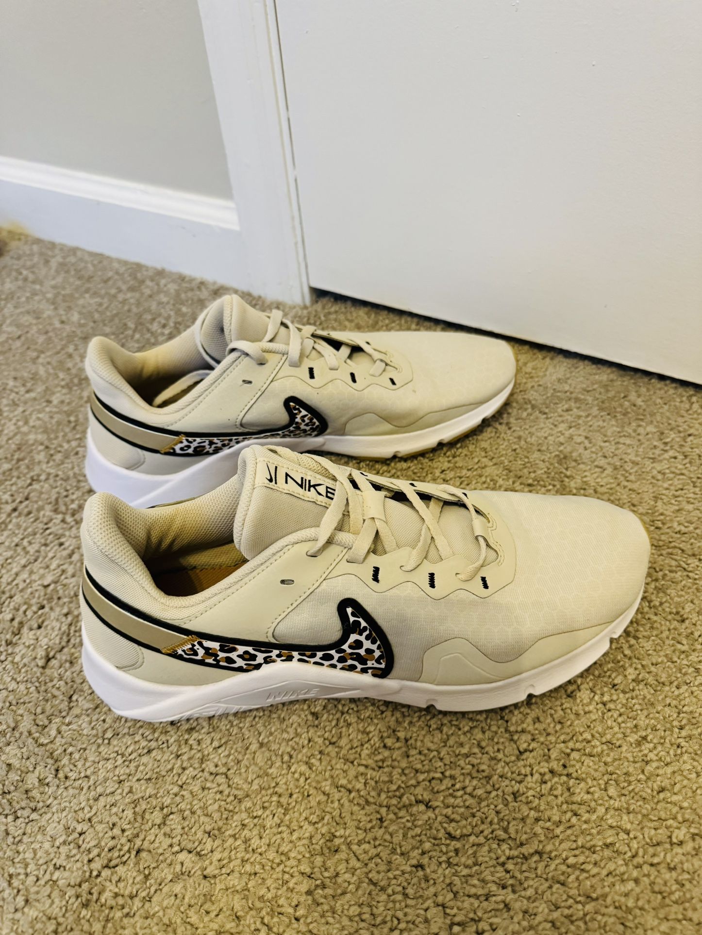 Nike Legend Essential Womens Running Training Shoe Sz