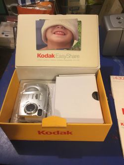New Kodak EasyShare digital camera CX4300 with mini HP photosmart 145 printer