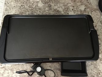 Black and Decker Table Top large griddle.