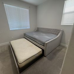 2 Beds For 1 Full Size daybed & Twin trundle Space Saver… All 3 Pieces Included 