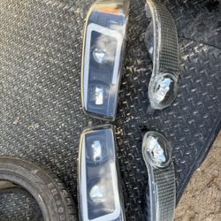 99-05 GMC Yukon Sierra Denali Headlights 