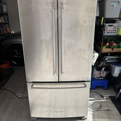 Refrigerator 