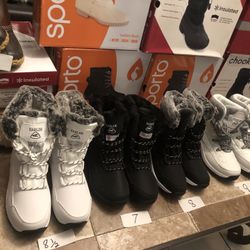 WOMENS SNOW  BOOTS ASKING. 35 CASH ONLY AVAILABLE  PANTS JACKETS SKI SUITS 