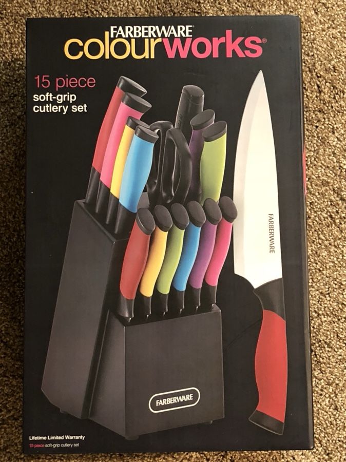Farberware ColorWorks 15 piece soft grip cutlery set