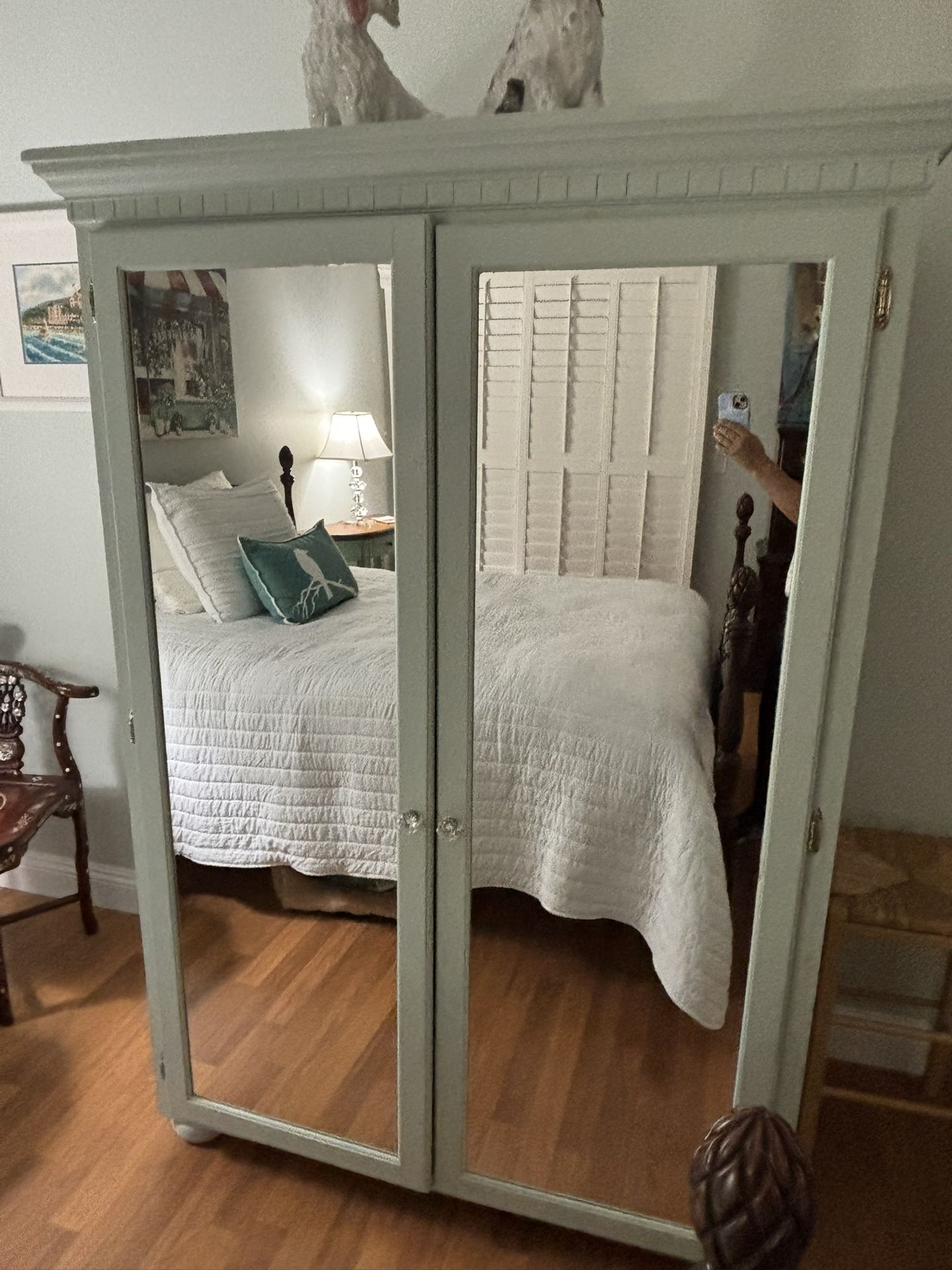 Armoire Closet