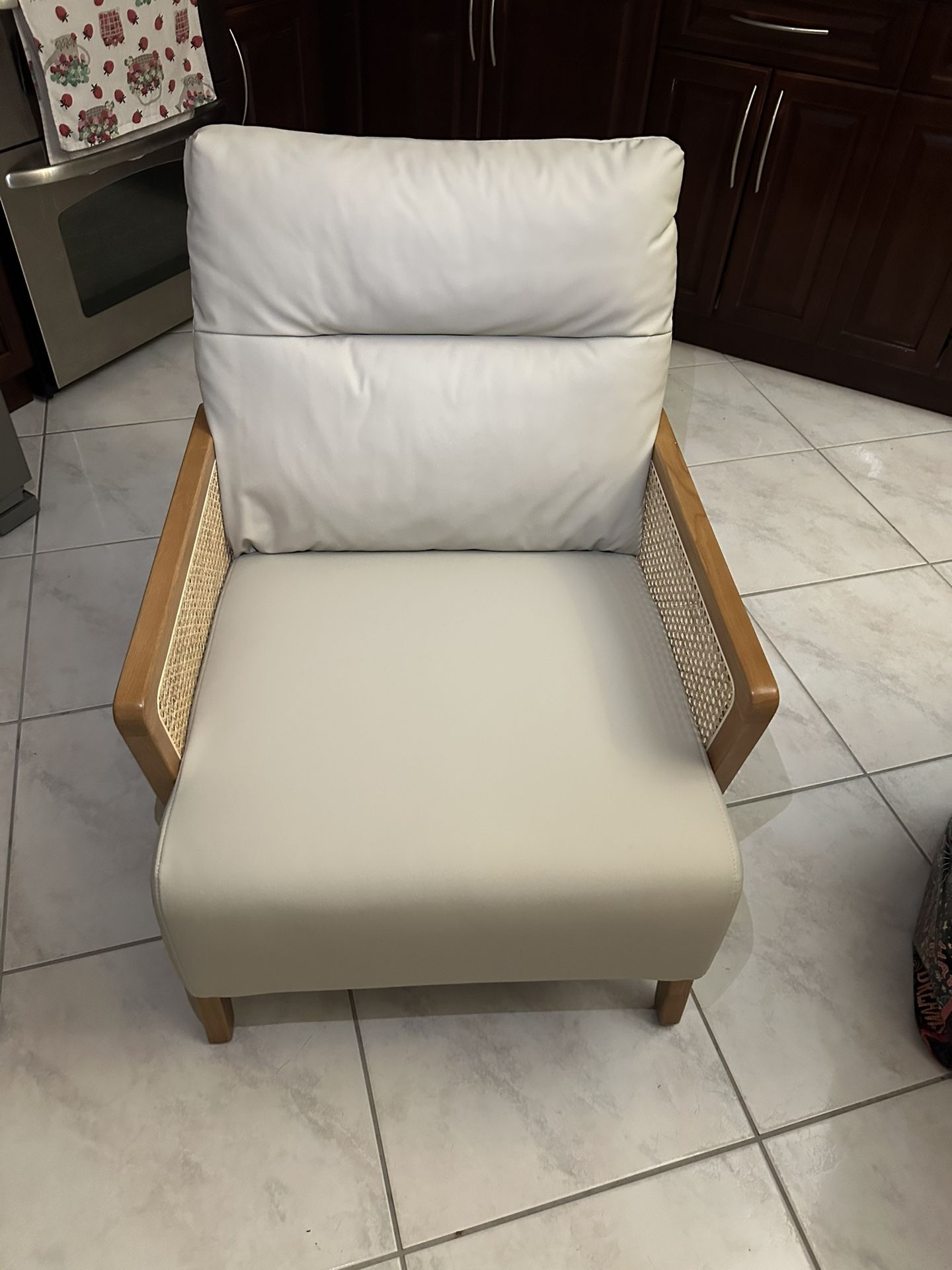 NEW Bergstrom Upholstered Accent Chair Armchair with Rubberwood Legs (Rattan)