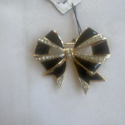 Vintage Vonelle Swarovski Crystal Brooch 