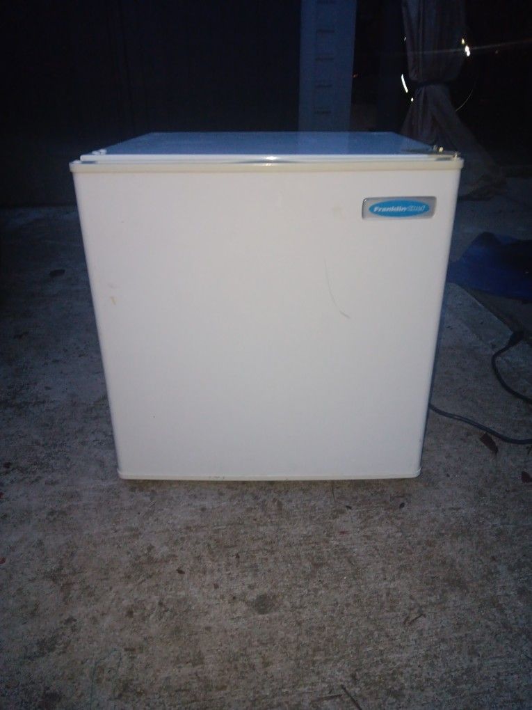 Franklin Chef Mini Fridge