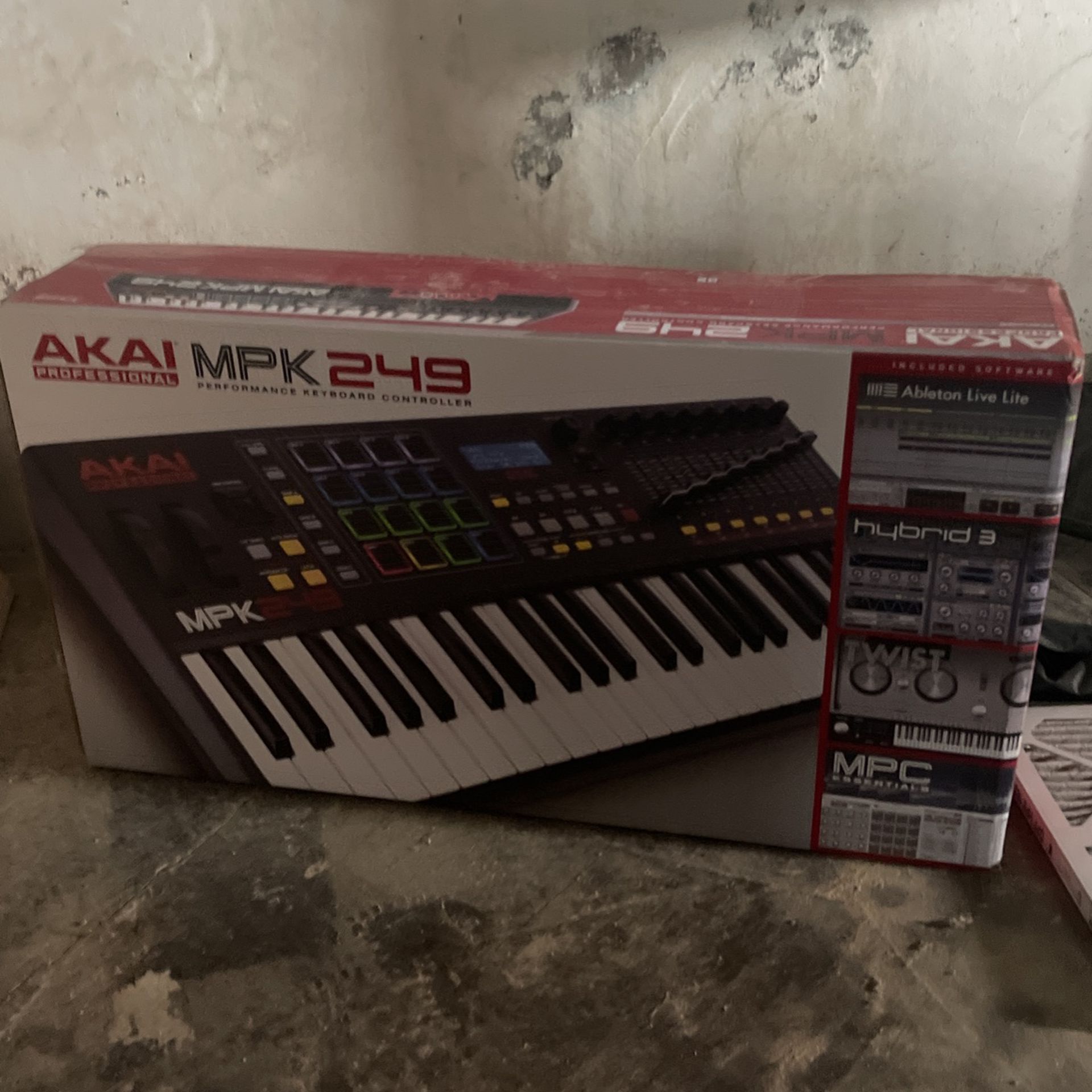 MPK 249 Keyboard And Stand