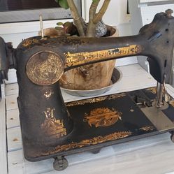 Singer Sewing Machine, Antique