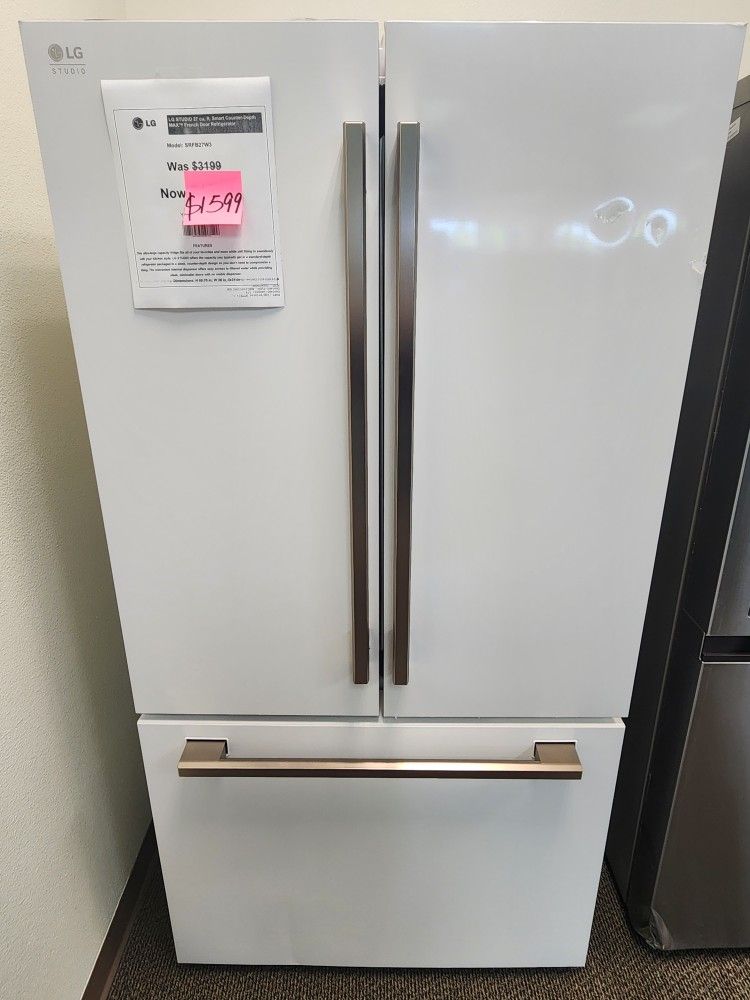 LG STUDIO 27 cu. ft. Smart Counter-Depth MAX French Door Refrigerator