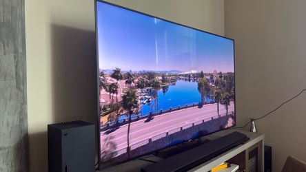 Sony TV 65” good working condition