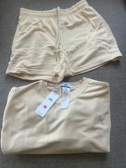 New Alo Crewneck & Shorts Set - Size Large