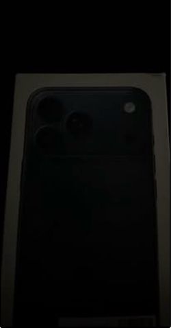 17 pro max AT&T  locked 256gb