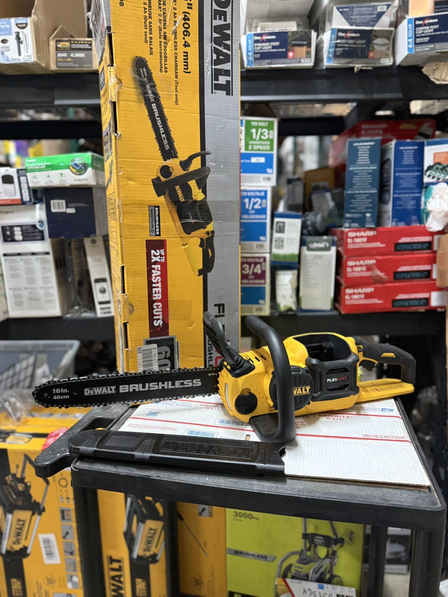 DEWALT FLEXVOLT 60V MAX 16in. Brushless Cordless Battery Powered Chainsaw (Tool Only)