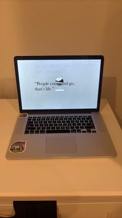 MacBook Pro 2015 16 inch 16 gb 500 storage