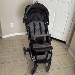 Compact single stroller
