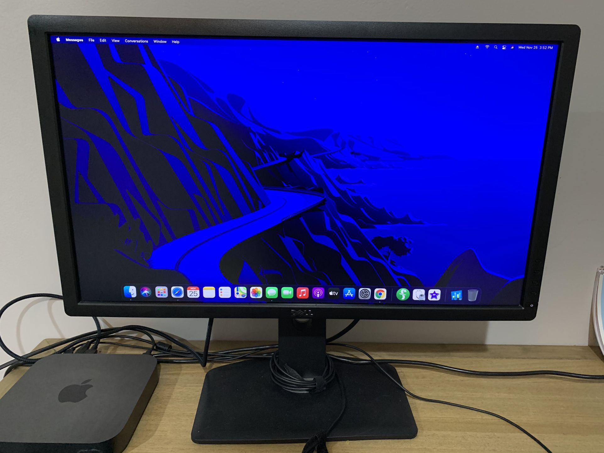 27” Dell U2713HM LED 2K Monitor